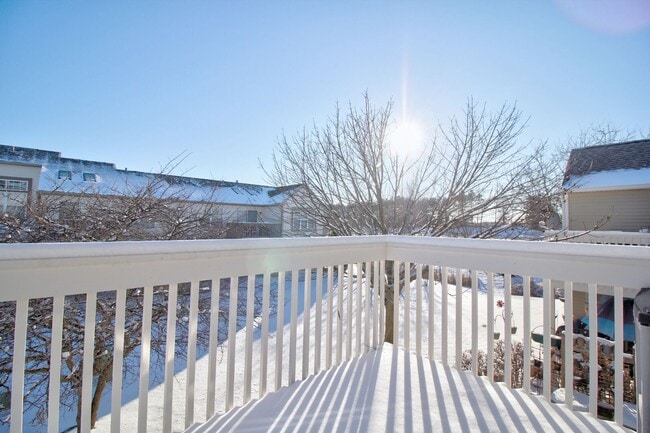 Building Photo - 2427 Sheehan Dr