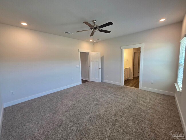 Building Photo - 5839 Sargassum Ln