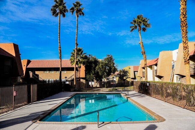 Building Photo - Beautiful 1 bedroom condo Resort style guard gated community