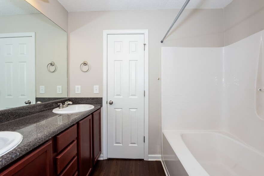 Building Photo - 316 Lauren Dr