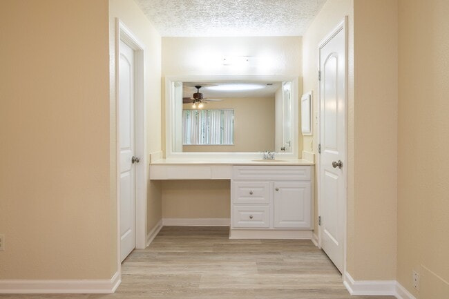 Building Photo - 2799 Wood Hollow Dr