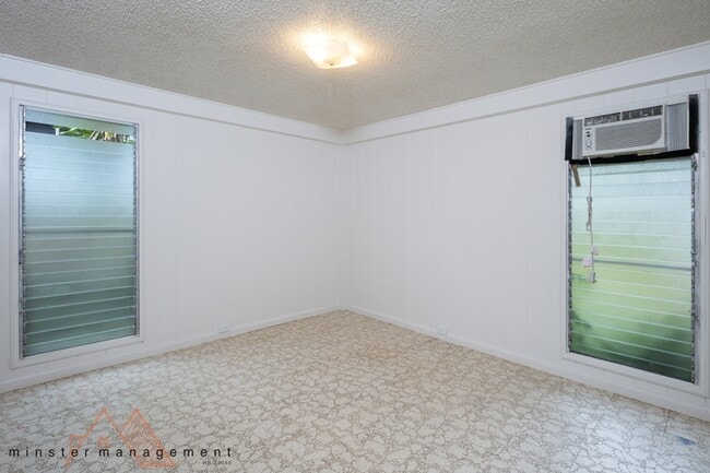 Building Photo - 1428 Ala Iolani St