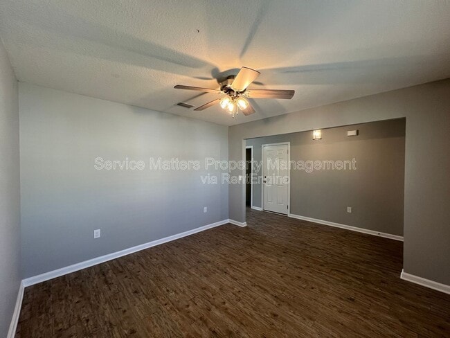 Building Photo - 5881 Old Plantation Court