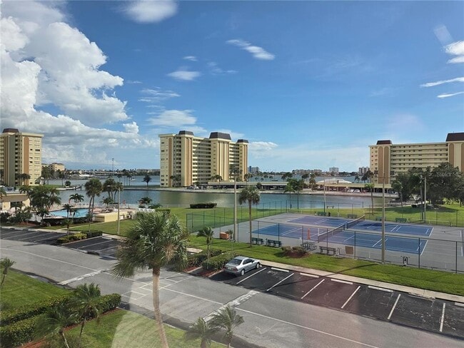 Building Photo - 4650 Cove Cir