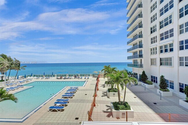 Building Photo - 2751 S Ocean Dr