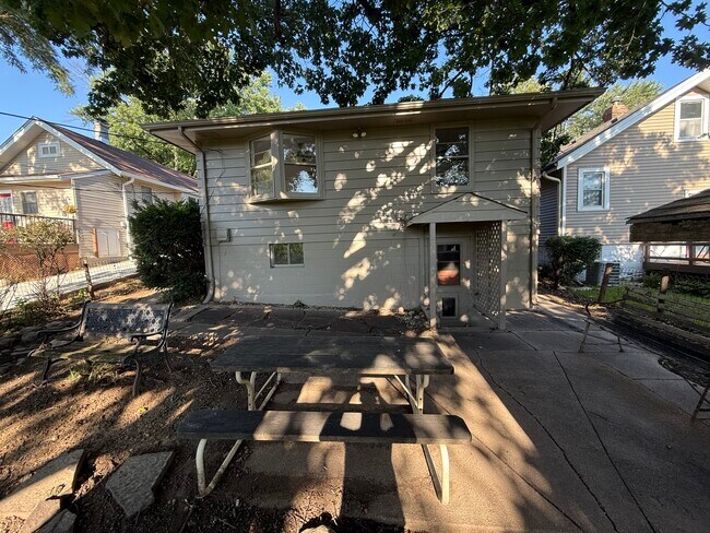 Building Photo - 2020 N 61st St