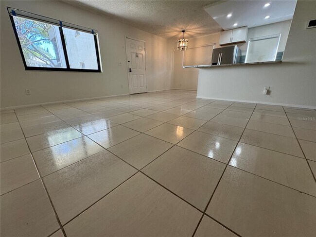 Building Photo - 3300 Fox Chase Cir
