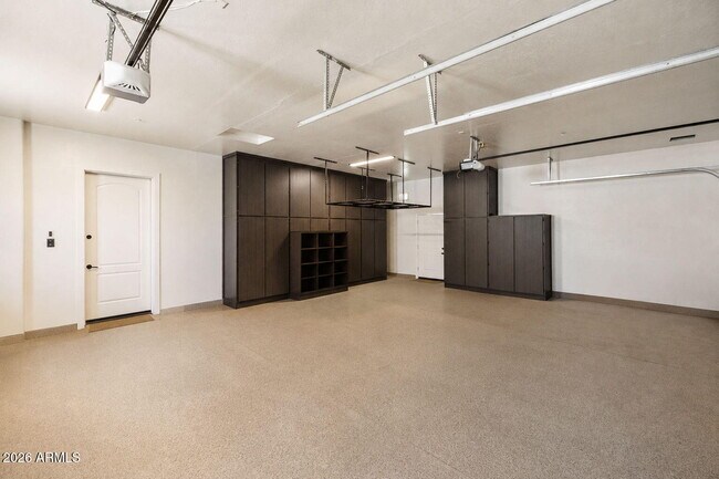 Building Photo - 8902 E Ann Way