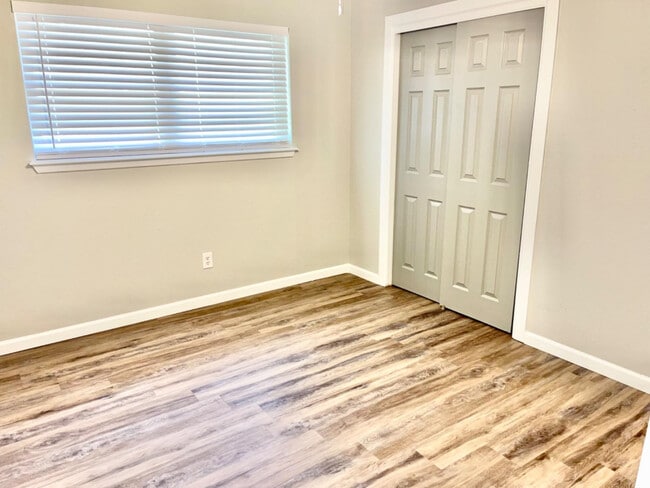 Building Photo - 5512 12th St