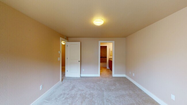 Building Photo - Gold Pointe condo!  2 Bed, 2 Bath Condo w/2 parking spaces, MOVE IN SPECIAL - Available NOW!
