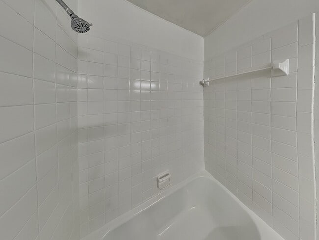 Building Photo - 2622 Lemon Tree Ln