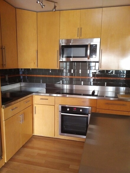 Building Photo - 4800 N Stanton St