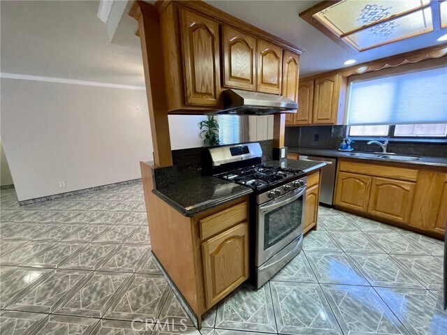 Building Photo - 861 Helmsdale Ave