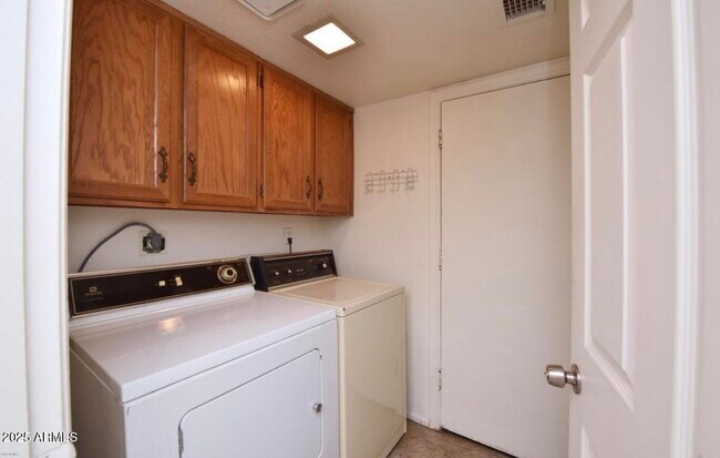 Building Photo - 1642 N El Camino