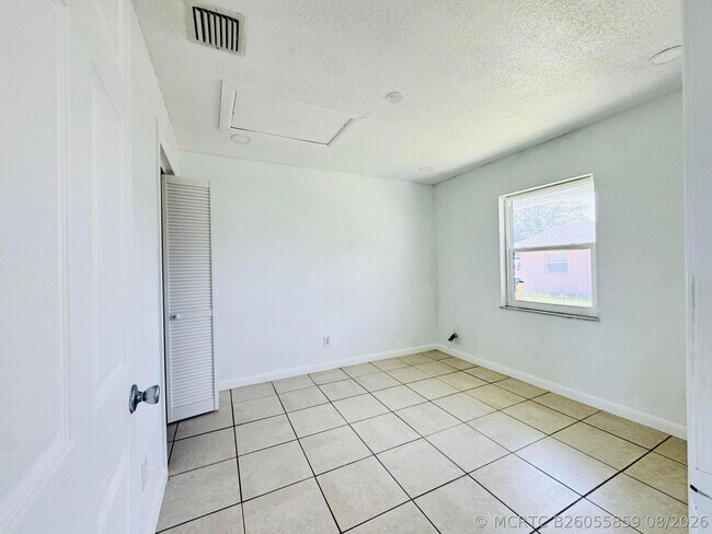 Building Photo - 1207 Avenue K A Ave