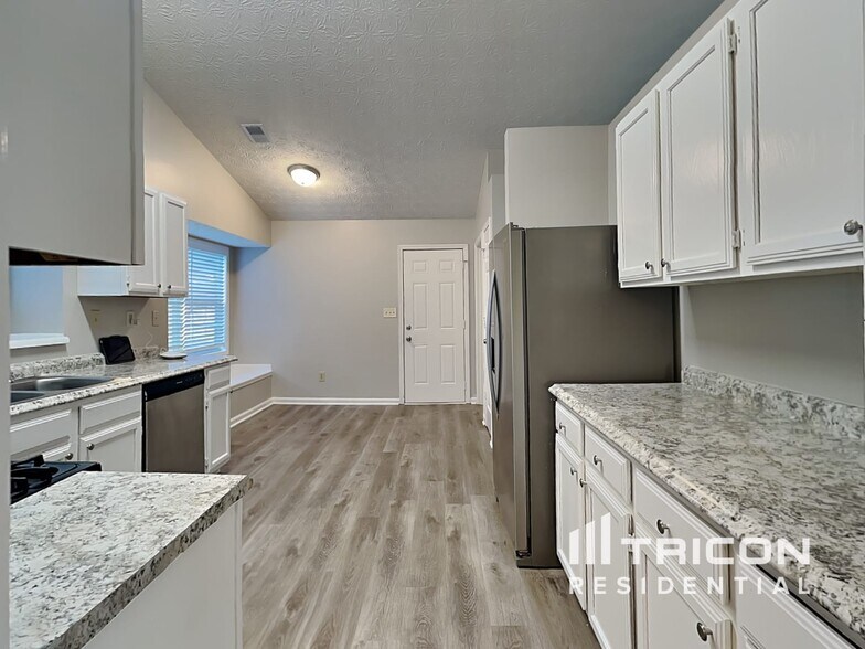 Building Photo - 3734 Windy Hill Dr SE