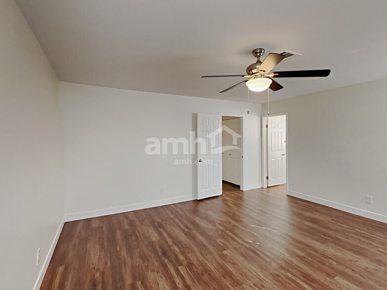 Building Photo - 9501 Amber Valley Ln
