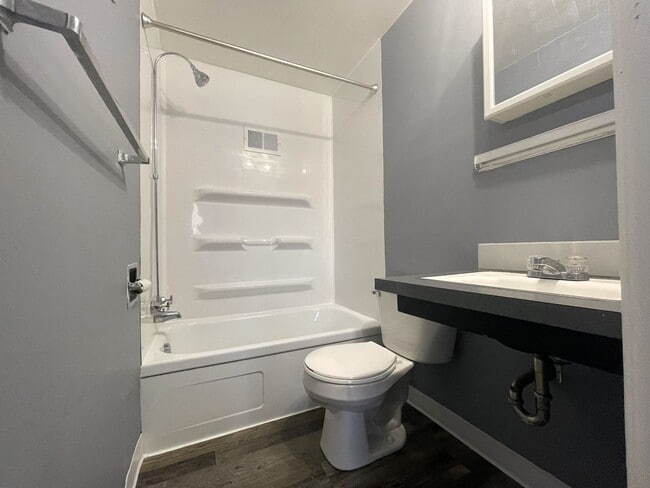 Building Photo - 3137 Maize Rd