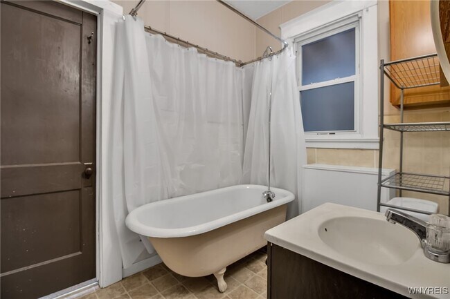 Building Photo - 314 Abbott Rd