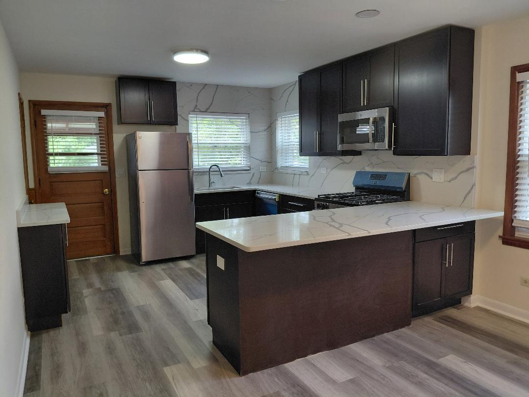 Kitchen - 3836 Brummel St