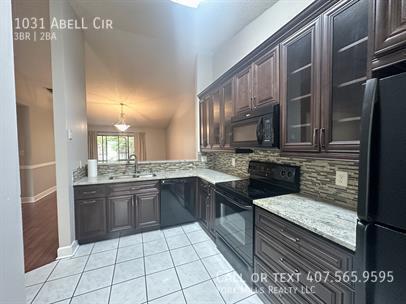 Building Photo - 1031 Abell Cir