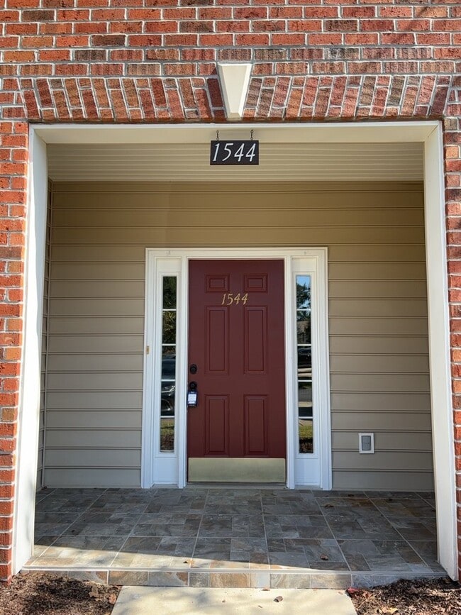 Building Photo - 1544 Oxborough Cir