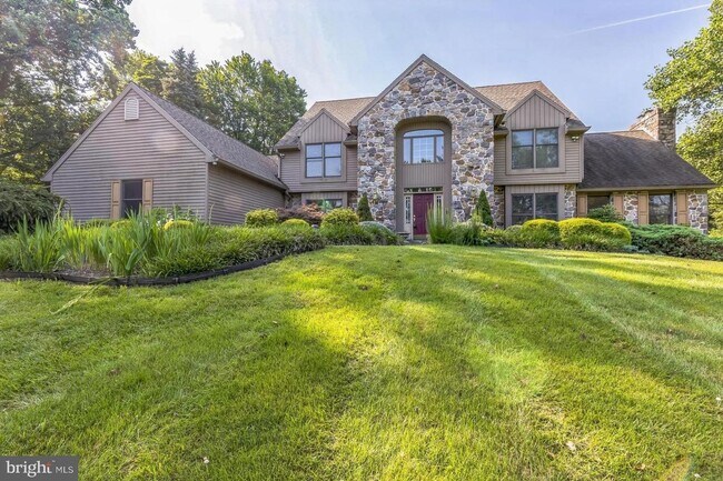 Building Photo - For Rent! Large 5-Bedroom, 3.5-Bath Home with Scenic Views