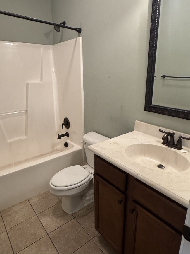 Building Photo - 3909A Nantucket Rd