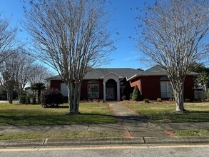 Building Photo - Fabulous Home in Gulf Breeze