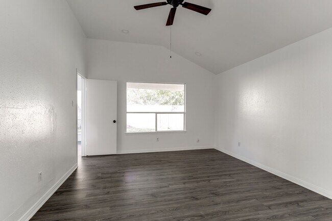 Building Photo - 18326 Autumn Trails Ln
