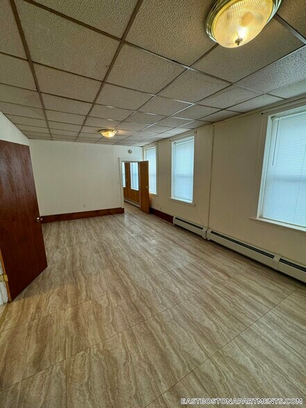 Building Photo - 165 Cottage St