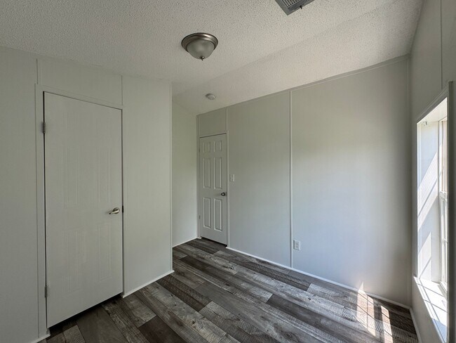 Primary Photo - 16206 Wood Dr