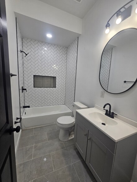 Building Photo - 5161 Wakefield St