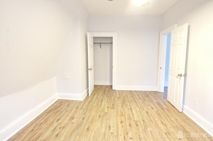 Building Photo - 1076 Fulton St