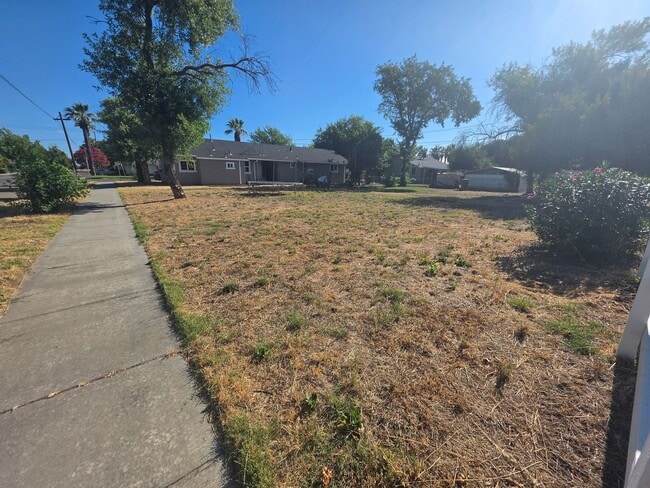 Building Photo - Duplex For Rent in Corning!