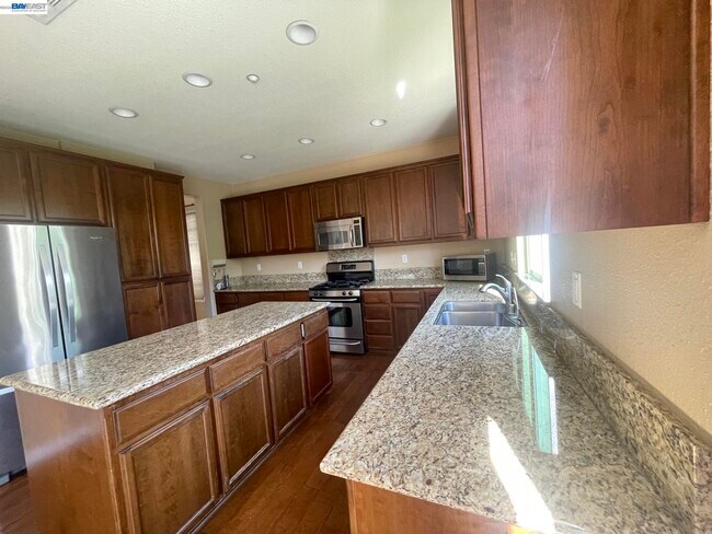 Building Photo - 1669 Marina Way