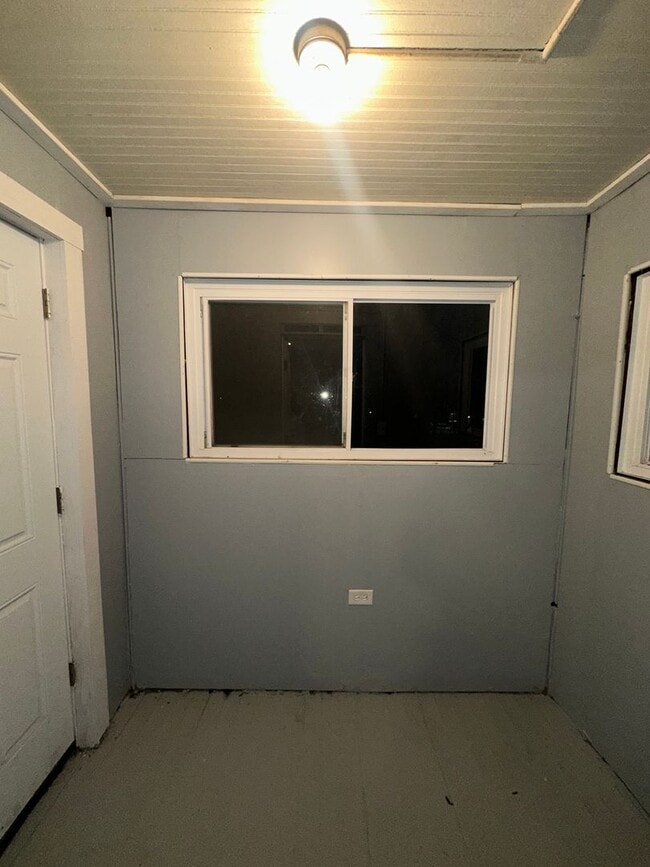 Building Photo - Lease To Purchase | 4 Bedrooms | 1.5 Bath | Single Family Home