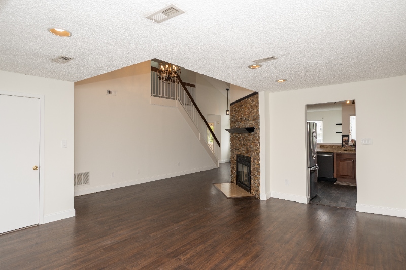 Building Photo - 526 Chanticleer