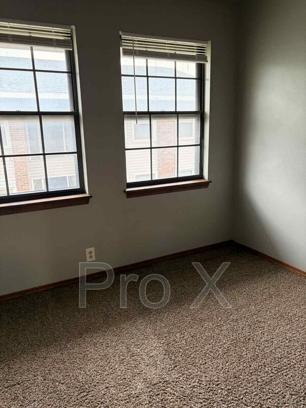 Building Photo - 910-912 S Connecticut Ave