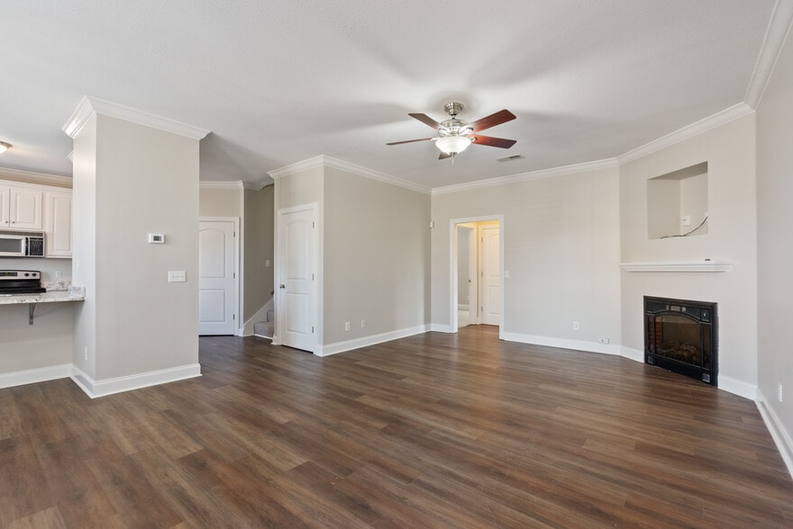 Building Photo - 728 Southpointe Commons Loop