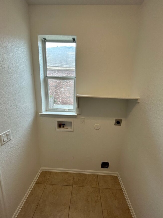 Building Photo - *COMING SOON* AMAZING 3 Bedroom  2 Bath Home w/ Office Room Near Alamo Ranch!