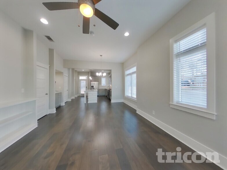 Building Photo - 6813 Charlotte Pike