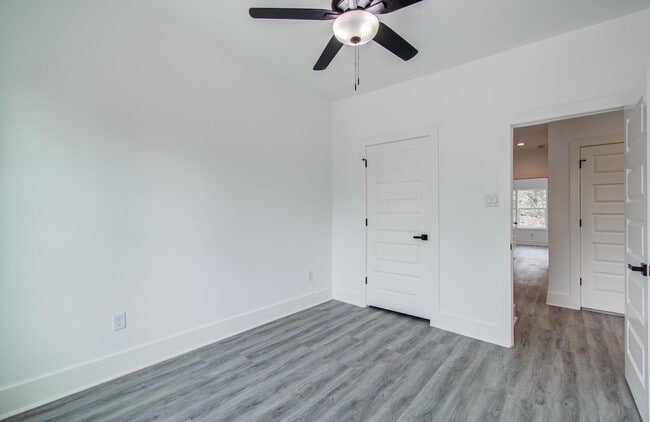 Building Photo - 6531 Rosemary Ln