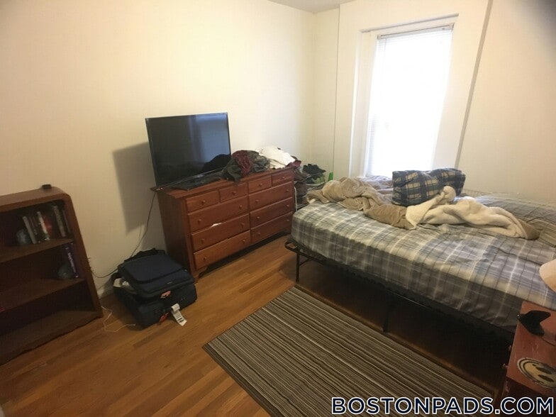 Building Photo - 91-93-93 Calumet St