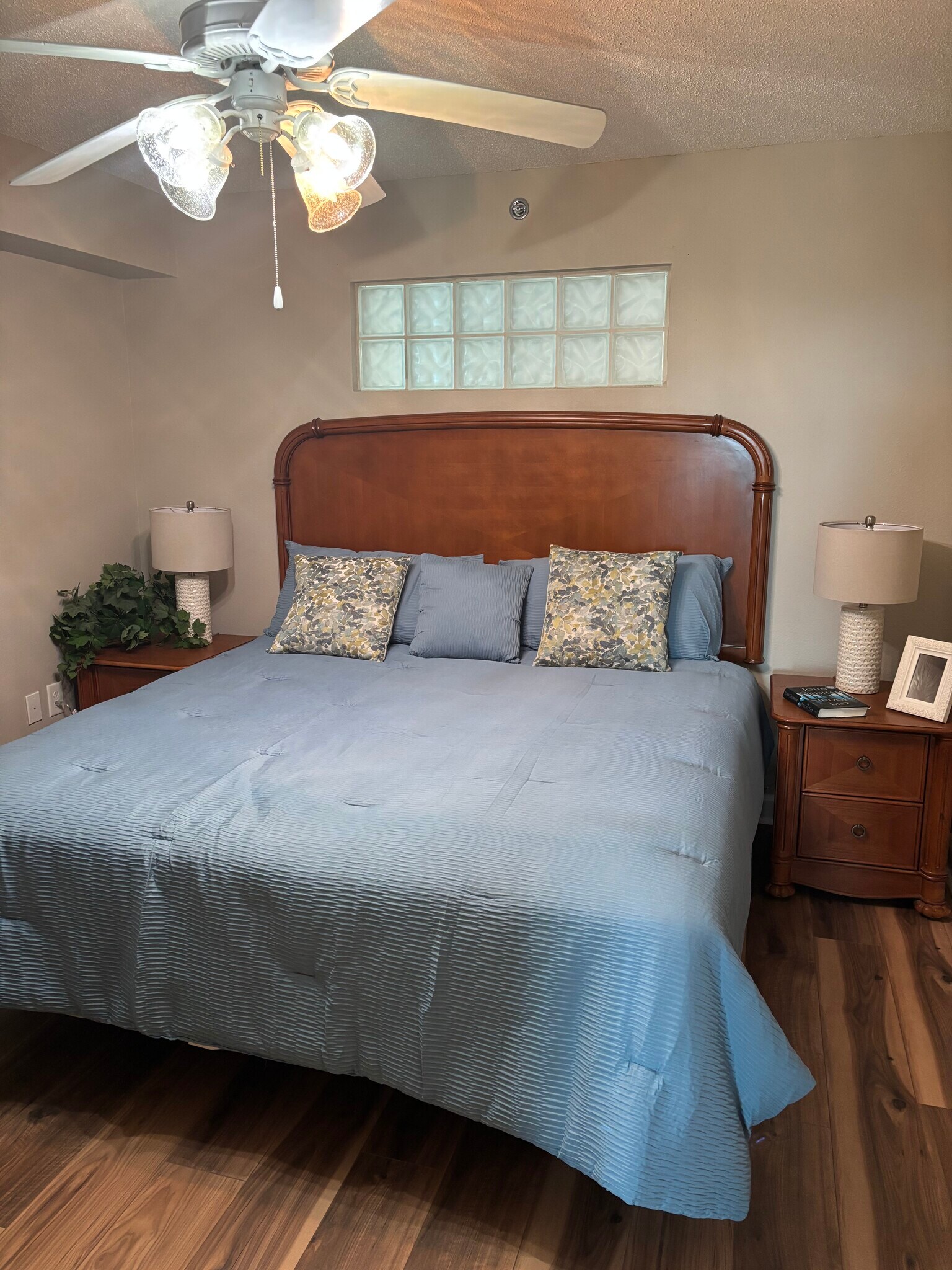 Building Photo - 215 77th Ave N