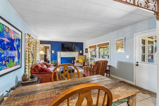 Building Photo - 1106 Minnie Dr