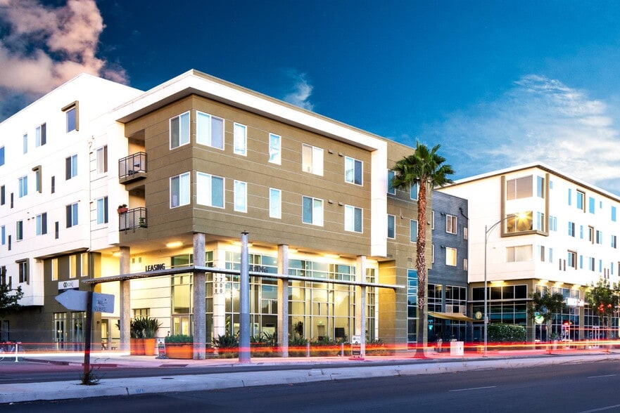 Primary Photo - LINQ