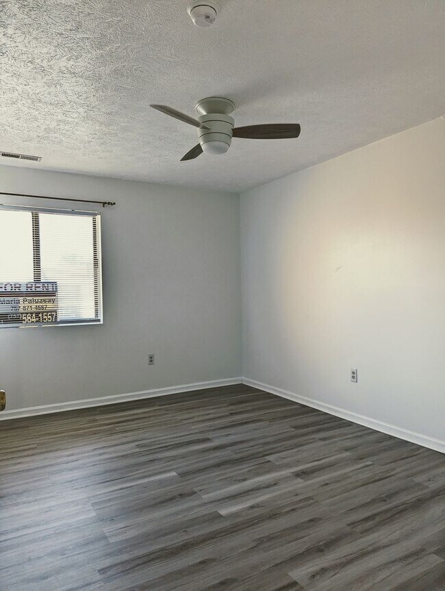 Building Photo - 4004 Governors Square