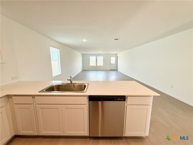 Building Photo - 3175 Dispatch Dr