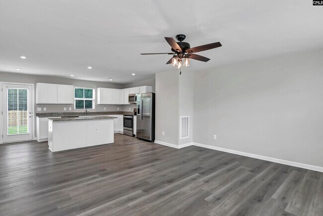 Building Photo - 3041 Blue Brook Ln